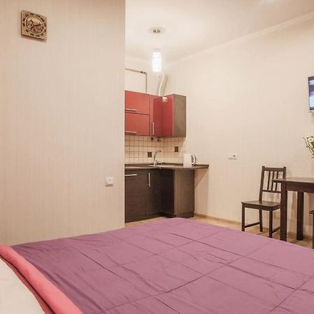Central Cozy Apartment With Parking! Lviv Exterior foto